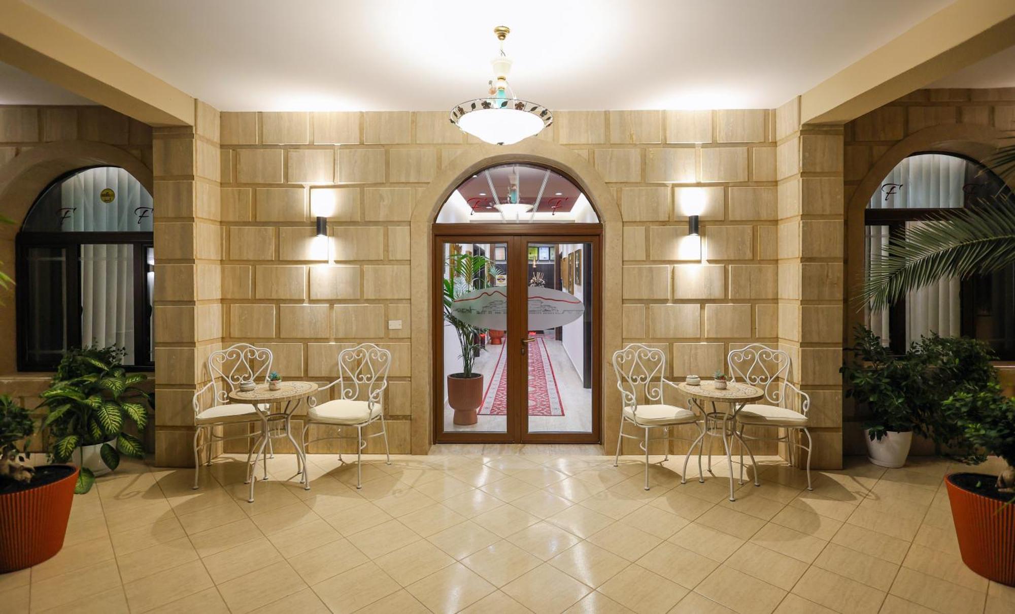 Hotel Mimani Berat Exteriér fotografie