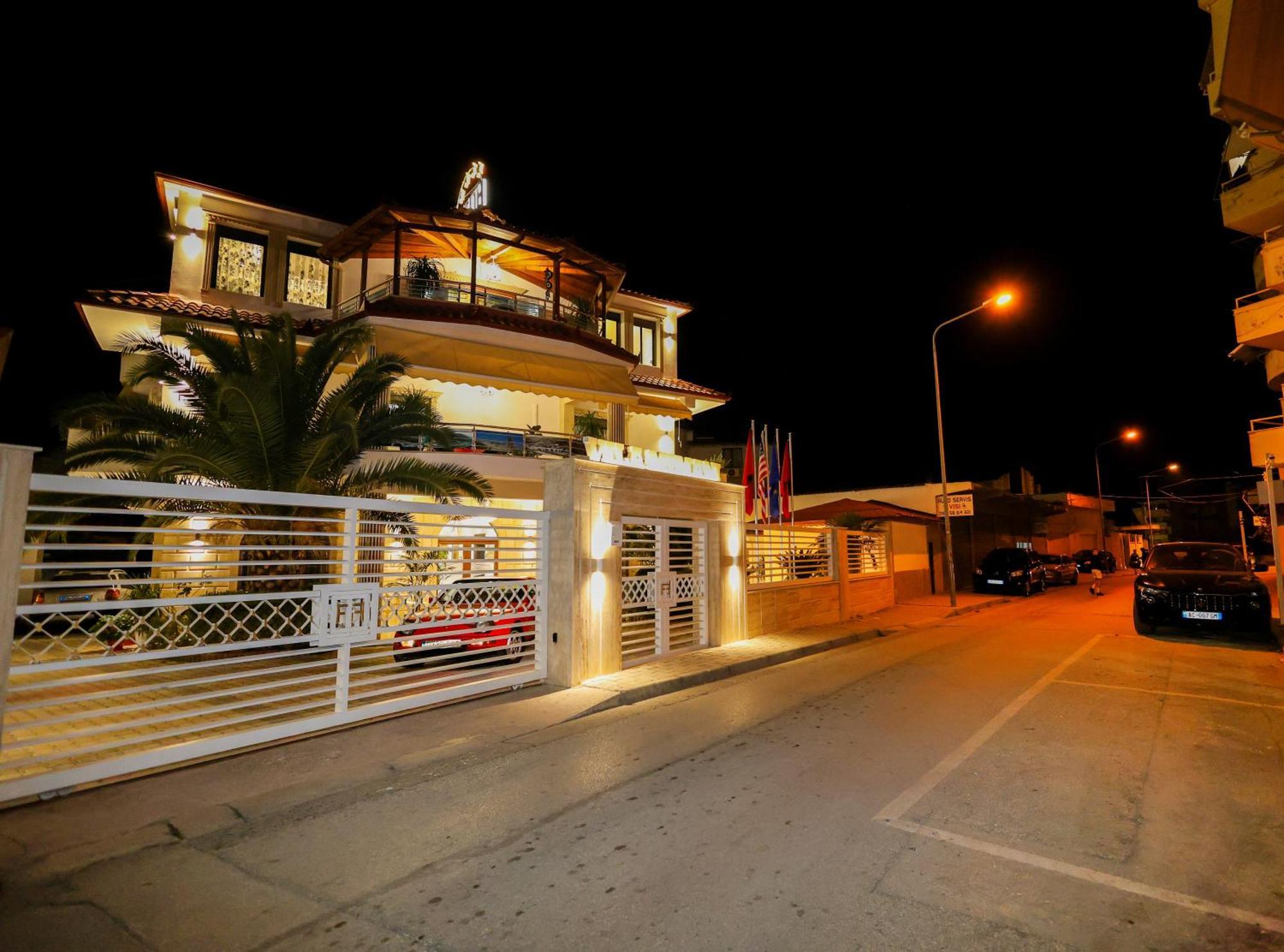 Hotel Mimani Berat Exteriér fotografie